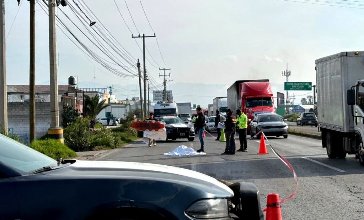 Atropellan a joven en la Toluca-Naucalpan y conductor huye del lugar