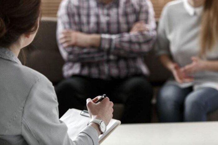 Audiencia de Valencia reduce pensión alimenticia de dos hijas por deterioro en salud y empleo del padre