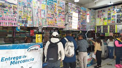 Aumenta la afluencia en papelerías de Toluca ante el comienzo del ciclo escolar 2025-2026