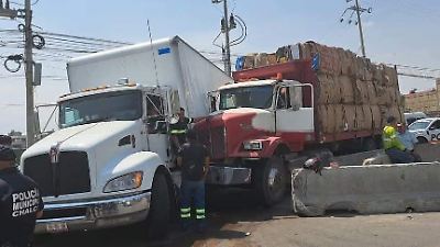 Automovilistas denuncian mayor caos vial por obras del Trolebús en Chalco
