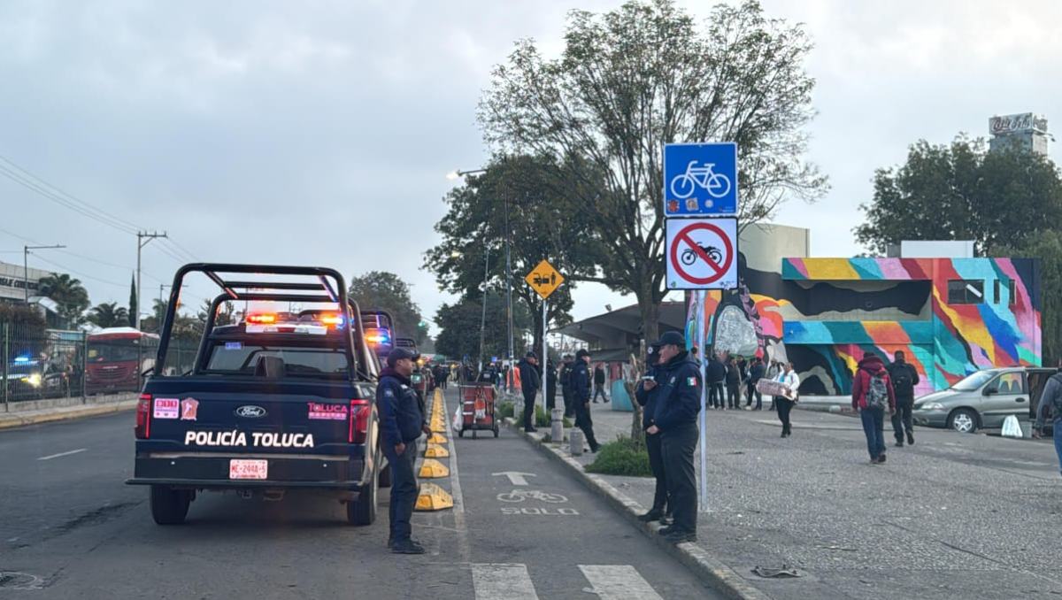 Autoridades de Toluca desalojan comercio informal en la Terminal y suspenden negocios irregulares en Isidro Fabela
