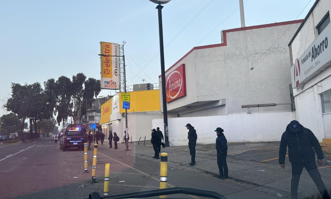 Autoridades de Toluca desalojan comercio ambulante para agilizar movilidad y seguridad