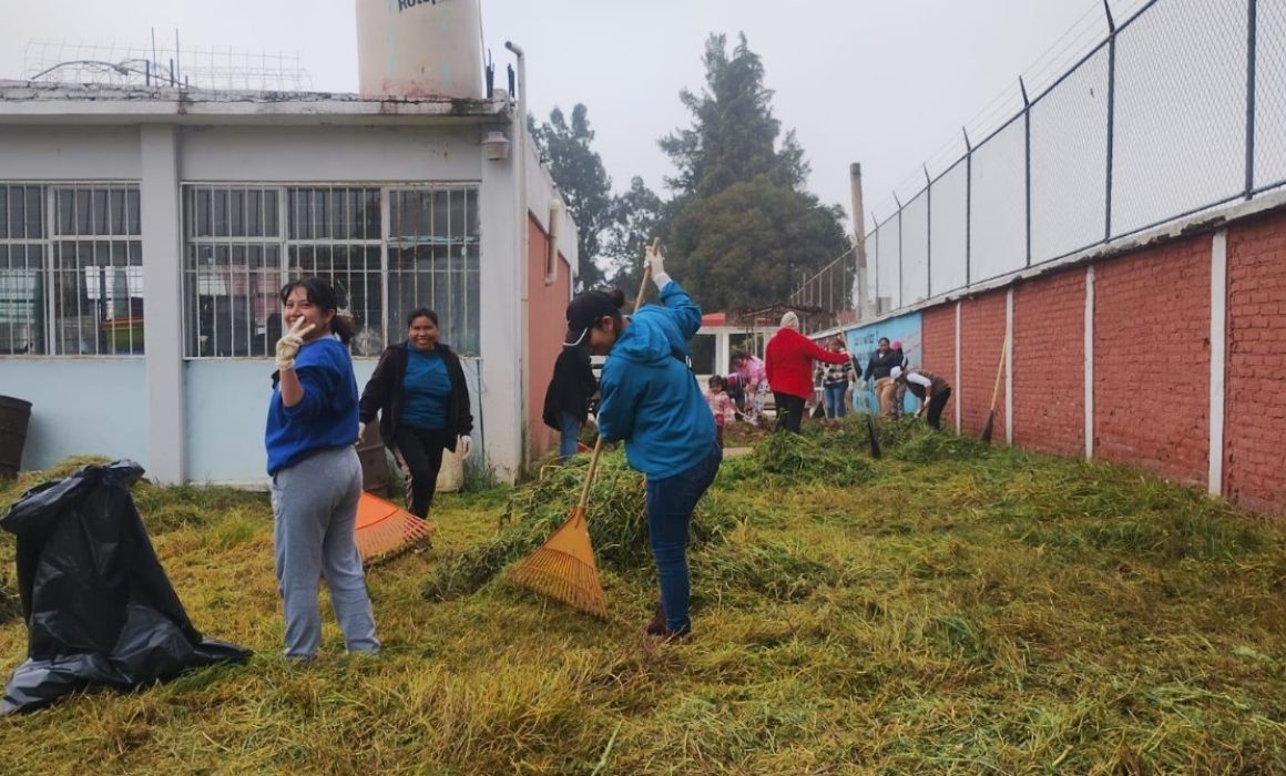 Autoridades y Padres de Familia fomentan limpieza en escuelas de Teoloyucan