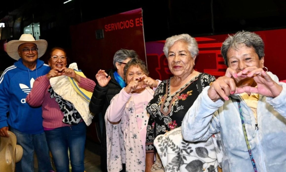 Ayuntamiento de Otzolotepec regala viajes gratuitos a la playa para abuelos