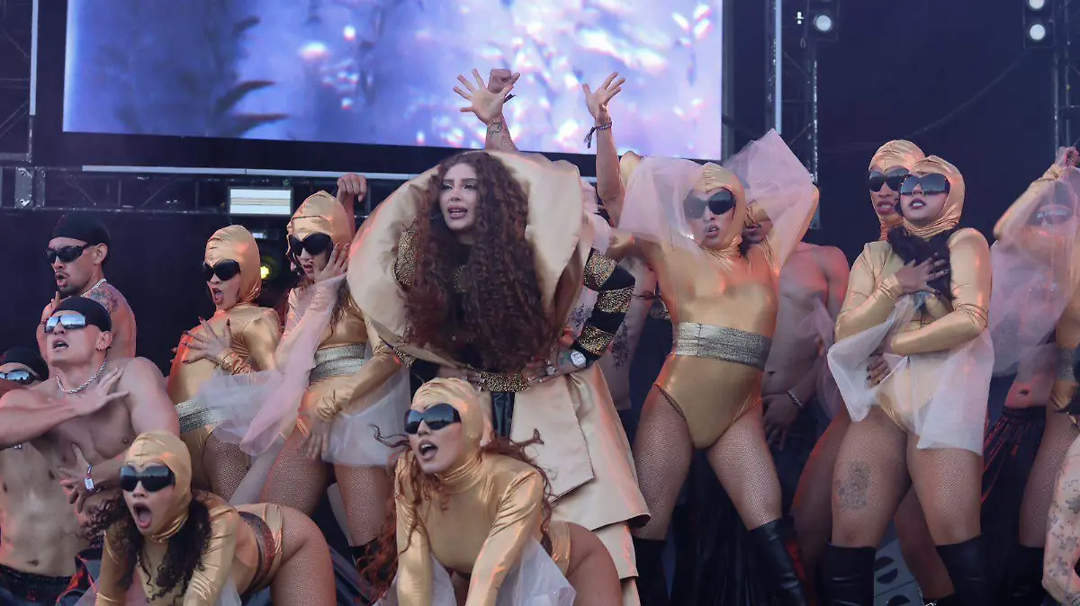 Bellakath se emociona hasta las lágrimas en el escenario principal del Flow Fest: ¿Qué ocurrió realmente?