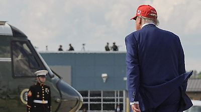 Bombarderos estadounidenses en el Pacífico ante posibles acciones contra Irán, mientras Trump evalúa una ofensiva militar