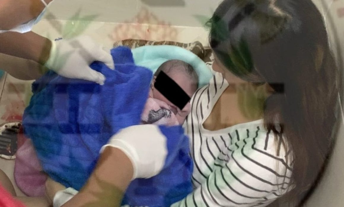 Bomberos de Zumpango rescatan y atienden parto fortuito en su domicilio