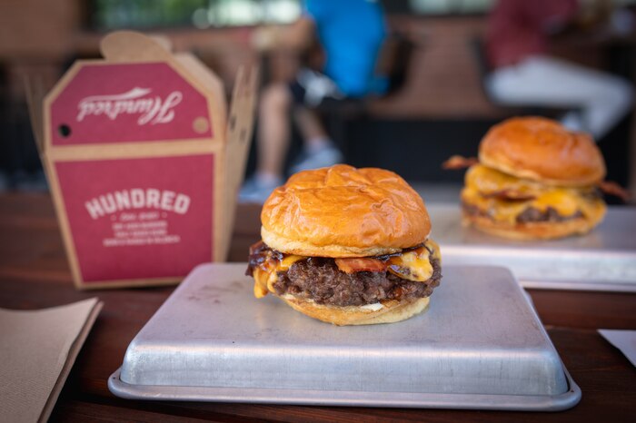 Buenavista Capital invierte en Hundred Burgers para expandir la marca valenciana a Londres y Nueva York