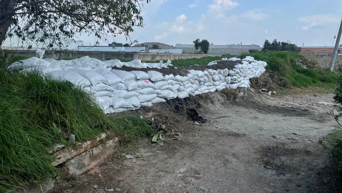 Buscan a hombre desaparecido en río Verdiguel y refuerzan canales por lluvias en Toluca