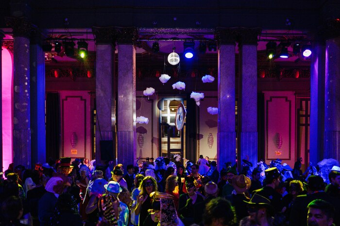 Círculo de Bellas Artes de Madrid celebra su centenario con el tradicional baile de máscaras y una fiesta de carnaval única