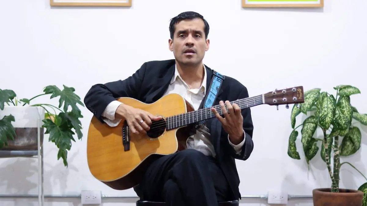 ¿Cómo David Aguilar conquistó a Julieta Venegas y transformó su canto en un disco inolvidable?