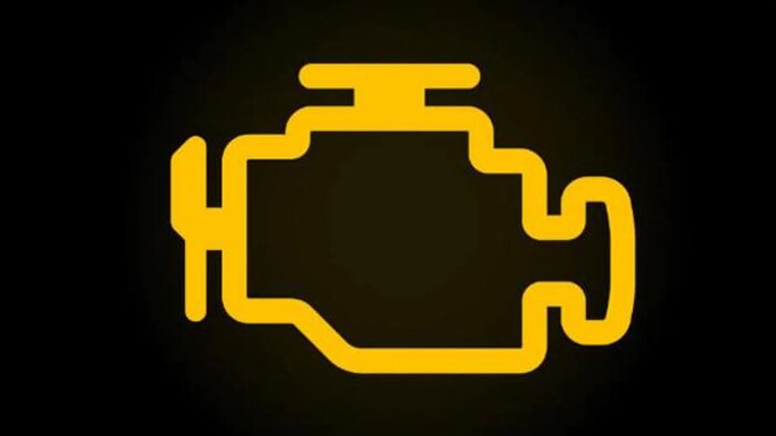 Cómo eliminar el testigo del fallo de motor sin máquinas ni métodos complejos