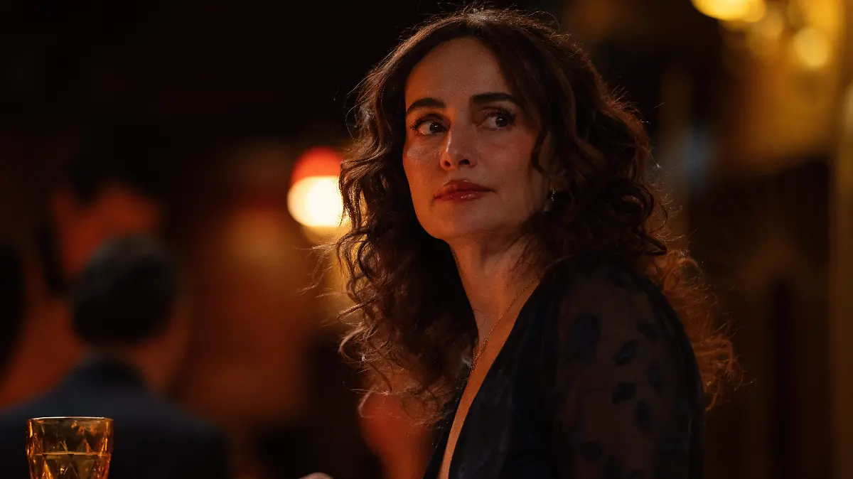 ¿Cómo la búsqueda del amor por Internet inspiró a Ana de la Reguera en su papel de 'Un Hombre por Semana'?