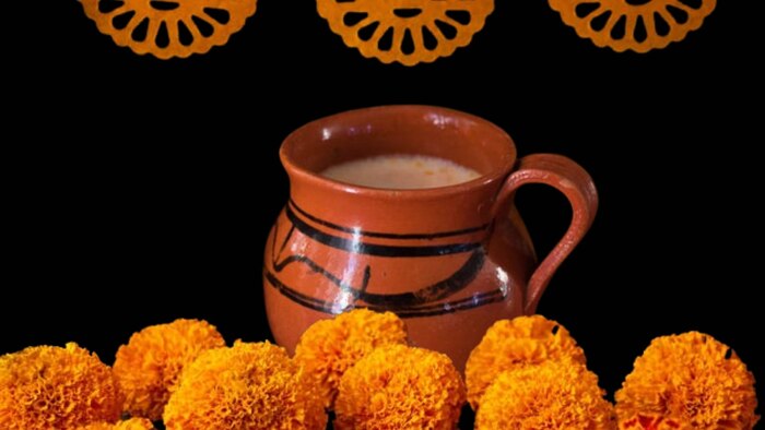 Cómo preparar un pulque de cempasúchil, una tradición simbólica para el Día de Muertos en México