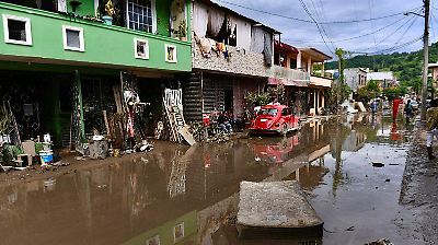 CNDH dona 70 millones de pesos para apoyar a damnificados por lluvias en México