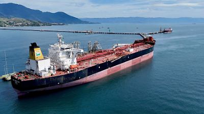 Caída en el precio del petróleo de Texas por incertidumbre en aranceles a la UE