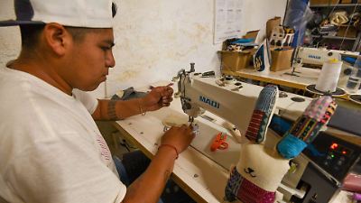 Caen 6.5% las ventas al mayoreo en julio; comercio minorista y servicios muestran dinámicas dispares