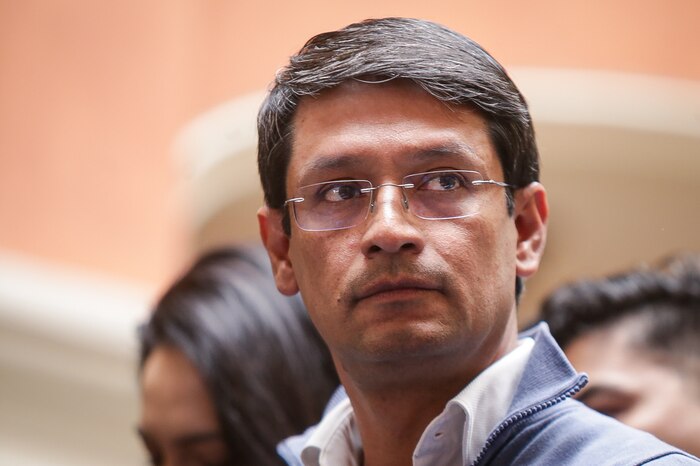 Camilo Romero anuncia que no participará en la consulta del Frente por la Vida y apoya a Iván Cepeda