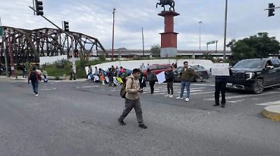 Caos vial en Ecatepec por bloqueo en la vía Morelos por protesta sindical