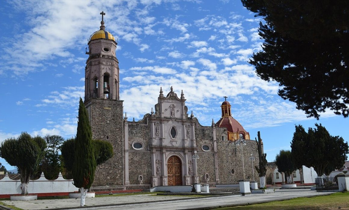 Caos y violencia marcan el cierre de la fiesta patronal en Capulhuac