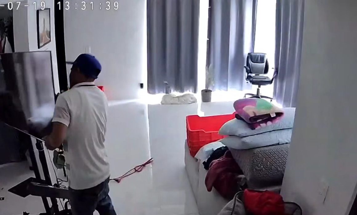 Captan a ladrón en Toluca que desmantela y roba objetos en una vivienda con apoyo de cómplice