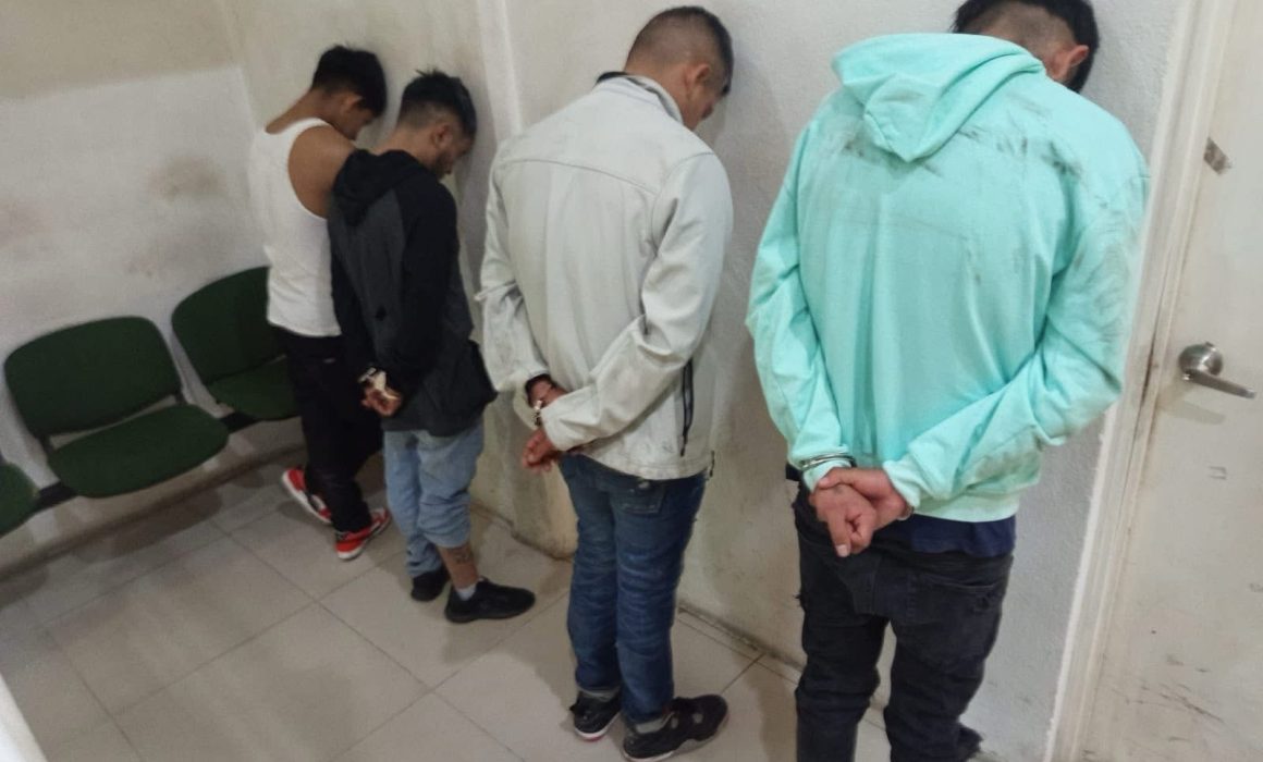 Capturan a cuatro sospechosos en Ocoyoacac tras intento de robo violento en compra-venta de autos