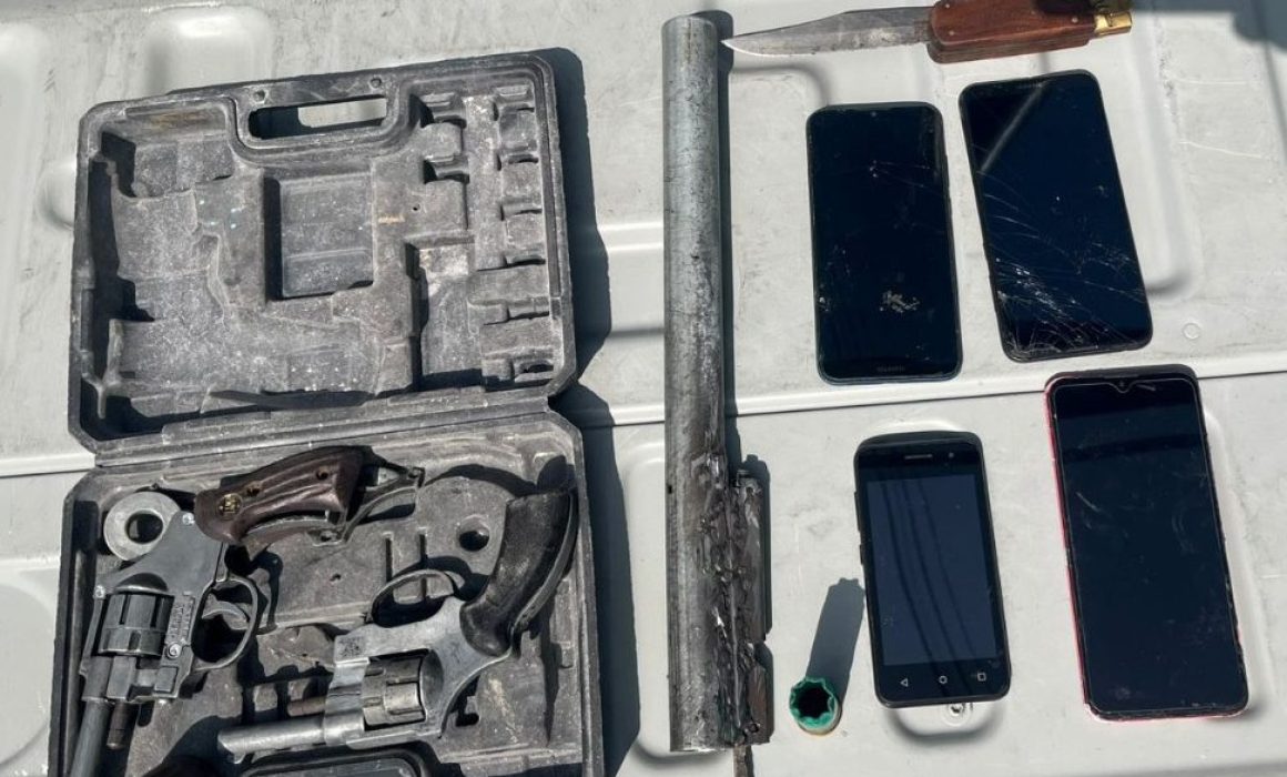 Capturan a dos adolescentes por detonaciones y posesión de armas en Ecatepec