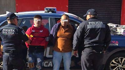 Capturan a dos hombres por presunto asalto en tienda OXXO de Capultitlán en Toluca