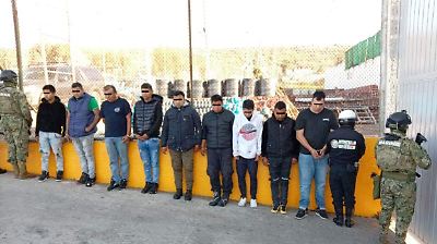 Capturan a nueve miembros de Los 300 por extorsión en Ecatepec y los trasladan a Chiconautla