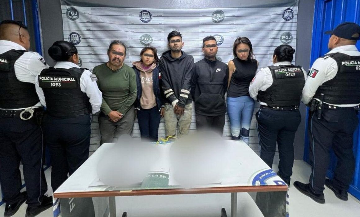Capturan en Chimalhuacán a cinco supuestos secuestradores y rescatan a víctima viva