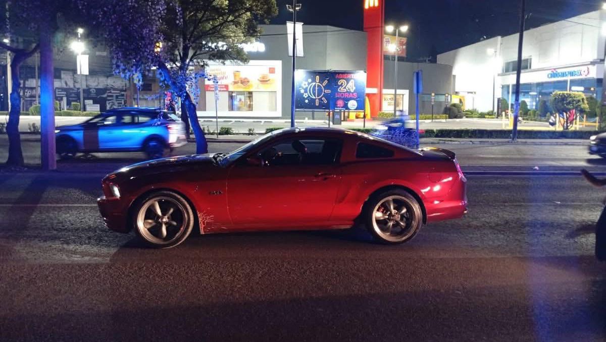 Capturan en Edomex a pareja implicada en robo de Mustang en Metepec