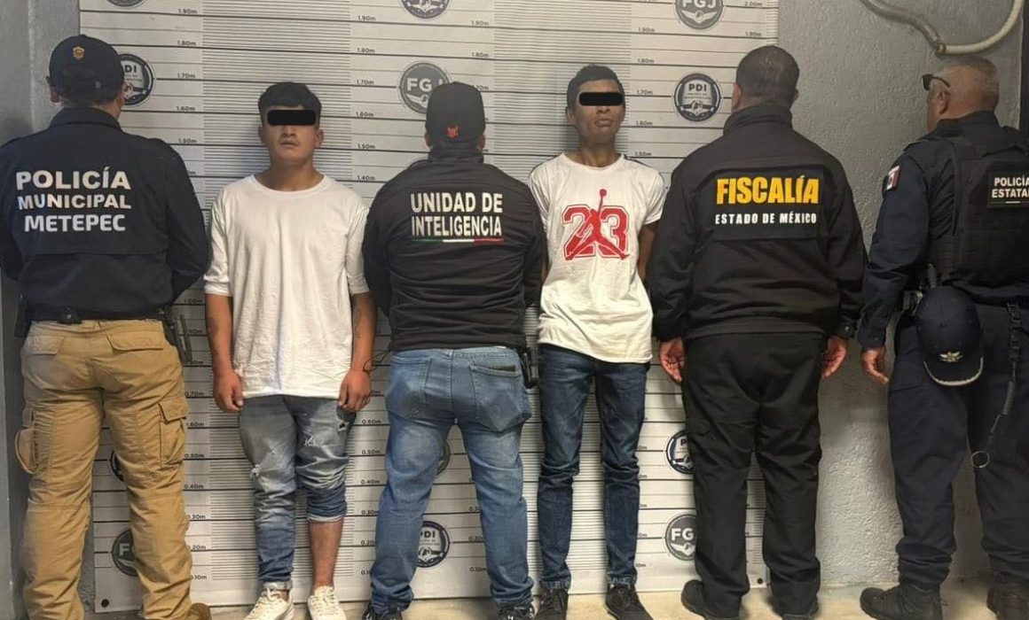 Capturan en Metepec a dos sospechosos de robos y venta fraudulenta de autos en redes sociales