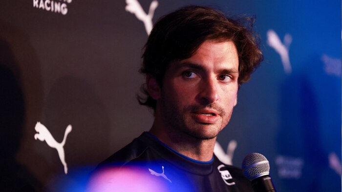 Carlos Sainz recuerda su épica victoria en el GP de México 2024 y expresa su conexión con la afición mexicana