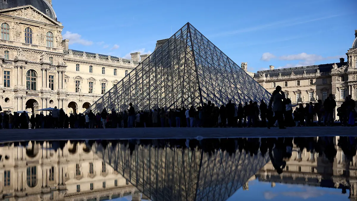 ¡Casi lo logran! Ladrones del Louvre escaparon solo 30 segundos antes de ser atrapados