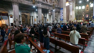Catedral de fe o fachada: Cardenal señala que criminales asisten a Misa sin verdadera conversión