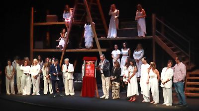 Celebran en México 25 años de 'Los monólogos de la vagina' con homenaje y devela de placa en el Nuevo Teatro Libanés