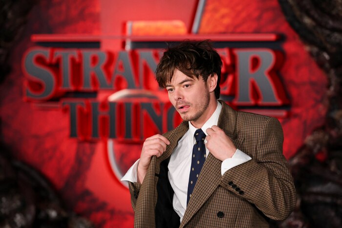 Charlie Heaton: de músico punk y padre a estrella de 'Stranger Things' con dos golpes de suerte