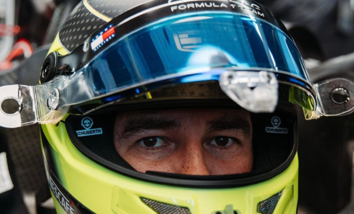 Checo Pérez y tres pilotos hispanohablantes competirán en Fórmula 1 en 2026