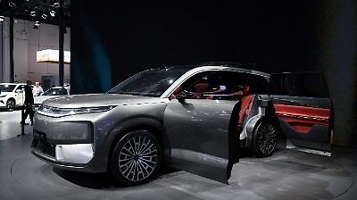 China denuncia coerción de México por aumento en aranceles a autos importados