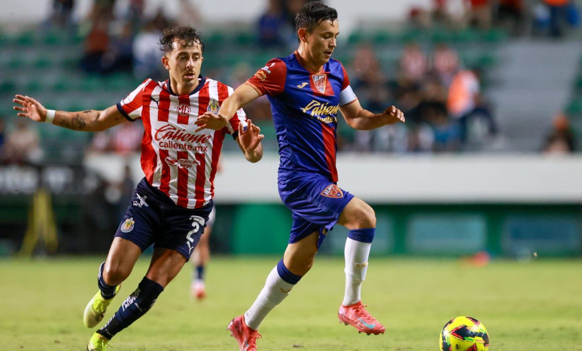 Chivas y León avanzan a la final de la Copa Morelos en inicio de pretemporada