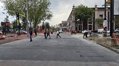 Cierres intermitentes en calles de Toluca por trabajos en pasos peatonales inteligentes este fin de semana