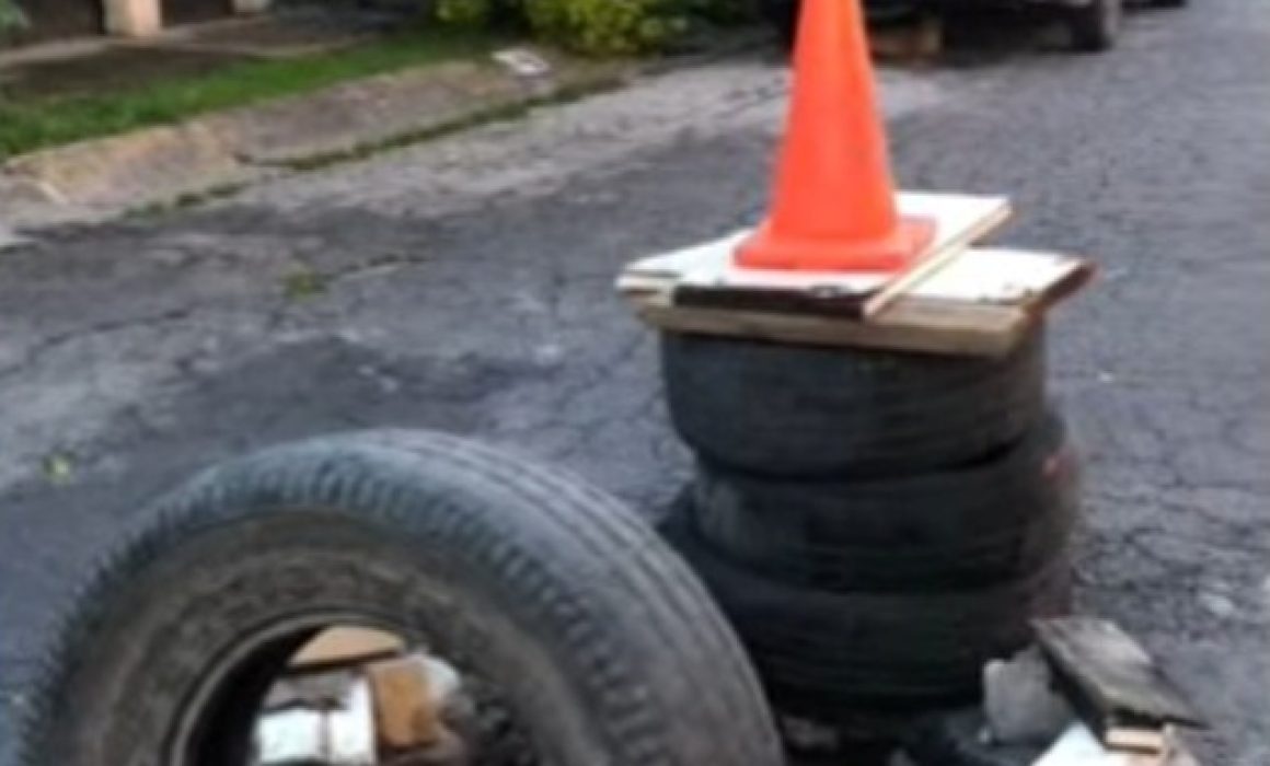 Ciudadanos de Ecatepec enfrentan pago voluntario para reparar baches por deficiente gestión de Azucena Cisneros