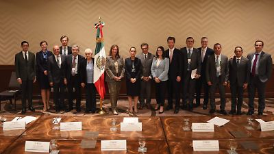 Claudia Sheinbaum busca atraer inversiones canadienses en sectores clave de México