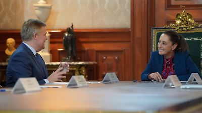 Claudia Sheinbaum dialoga con directivo de Scotiabank sobre financiamiento y crecimiento económico en Palacio Nacional