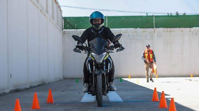 Claudia Sheinbaum impulsa regulación nacional para motocicletas ante aumento de accidentes