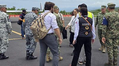 Claudia Sheinbaum sobrevuela las zonas afectadas por el huracán Erick en Oaxaca