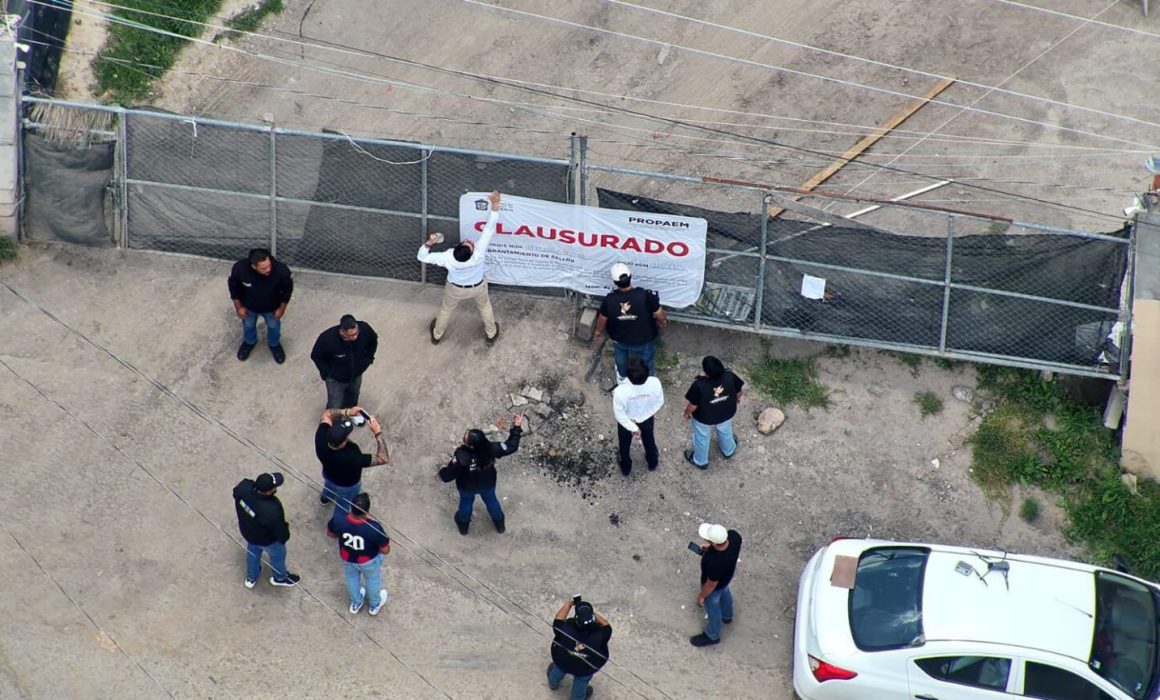 Clausuran predio en Chimalpa que funcionaba como basurero clandestino por peligro ambiental