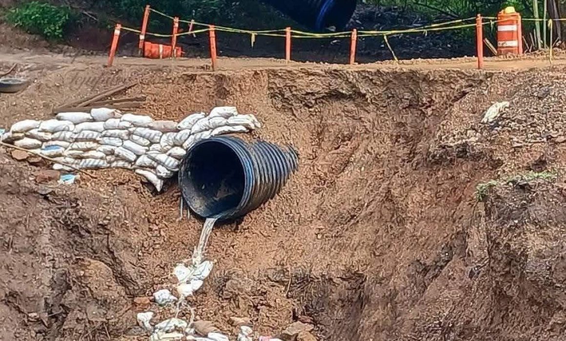 Colapsa camino en comunidad de Tlatlaya por intensas lluvias y negligencia