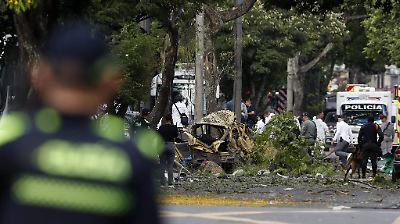 Colombia enfrenta doble golpe: atentado en Cali y ataque a helicóptero en Antioquia dejan múltiples víctimas