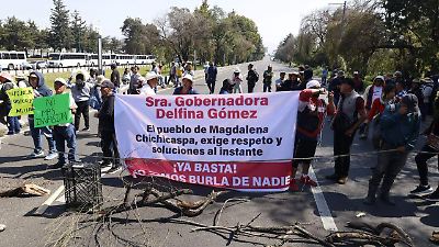 Comunidades indígenas bloquean Paseo Tollocan para denunciar tala ilegal y invasiones que amenazan el agua de la región